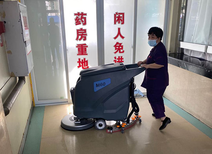 手推式麻豆强奸电影大全在醫院清潔