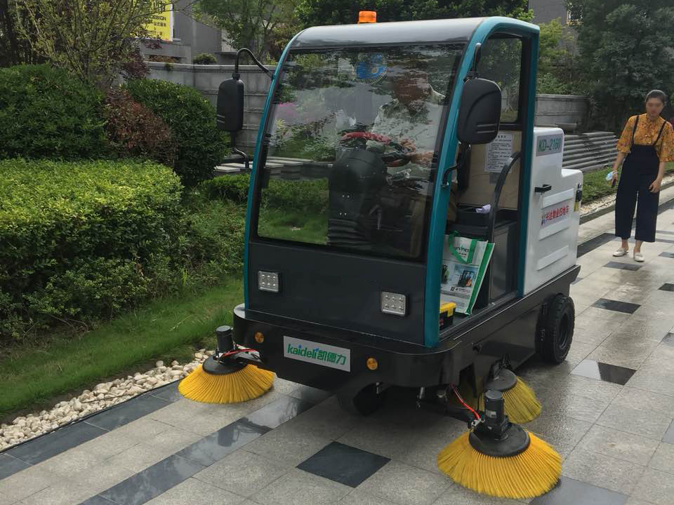 電動掃地車灑水故障原因解析