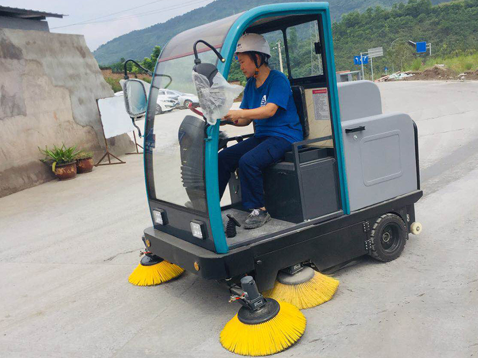 重慶麻豆系列色色工業廠區道路清掃